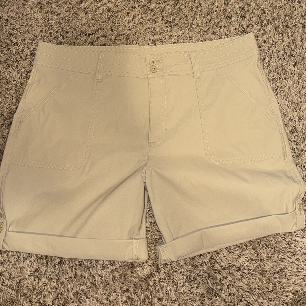 Eddie Bauer Tan Cargo Shorts Classic Design